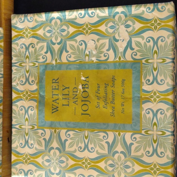 Sealed in Box Set of 4 Exfoliating Shea Butter Soaps - Picture 4 of 11